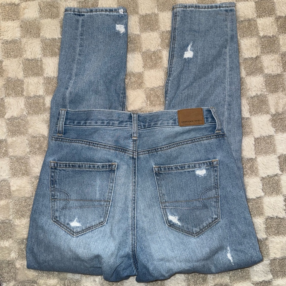 American Eagle mom Jean Women's Blue Distressed Jeans